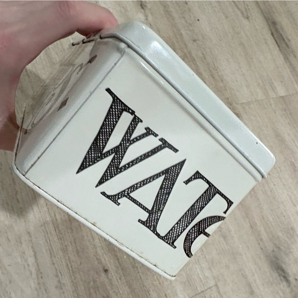 Emma Bridgewater crackers Tin - Picture 3 of 8